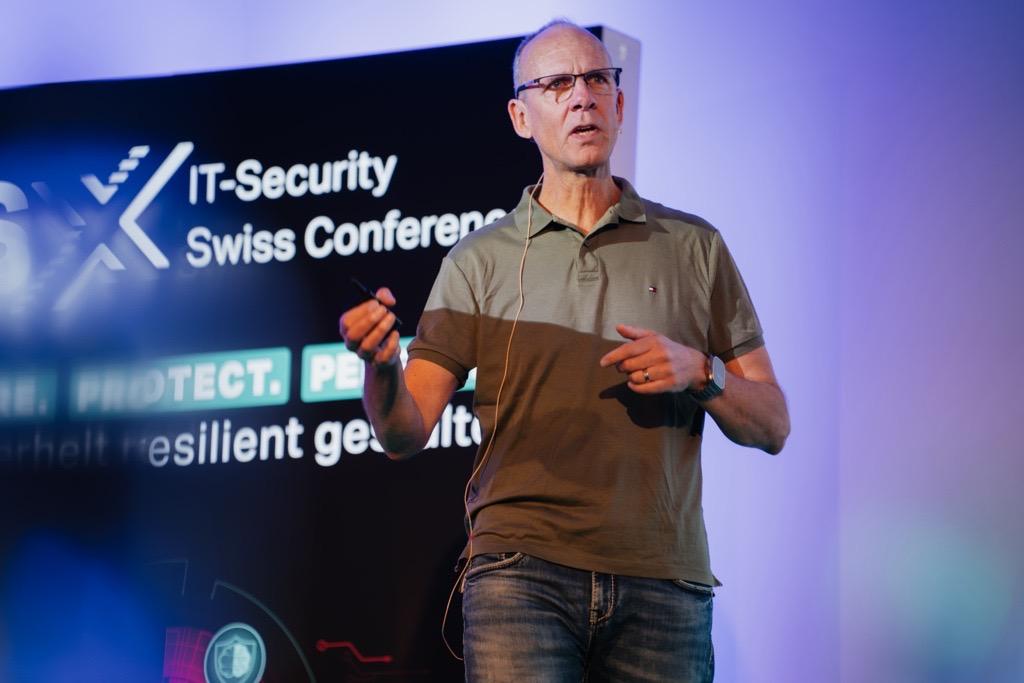 Unser Geschäftsführer Stefan Strobel ist gerade auf der ISSX Conference in der Schweiz. Hier hat er die Keynote zum Thema „Cybercrime 2026 – Bedrohungen, Erkennung und Schutz“ gehalten.

Anschließend moderierte er einen Thinktank über das Thema „Richtige Vorbereitung und Reaktion auf einen IT-Sicherheitsvorfall durch Malware & Ransomware“ und beantwortete viele Frage:

• Wie bereitet man sich auf einen Sicherheitsvorfall vor?
• Welche Maßnahmen müssen ergriffen werden?
• Was ist die richtige Reaktion bei einem Ransomware-Angriff?

Er hat uns einige Eindrücke von der Veranstaltung geschickt.