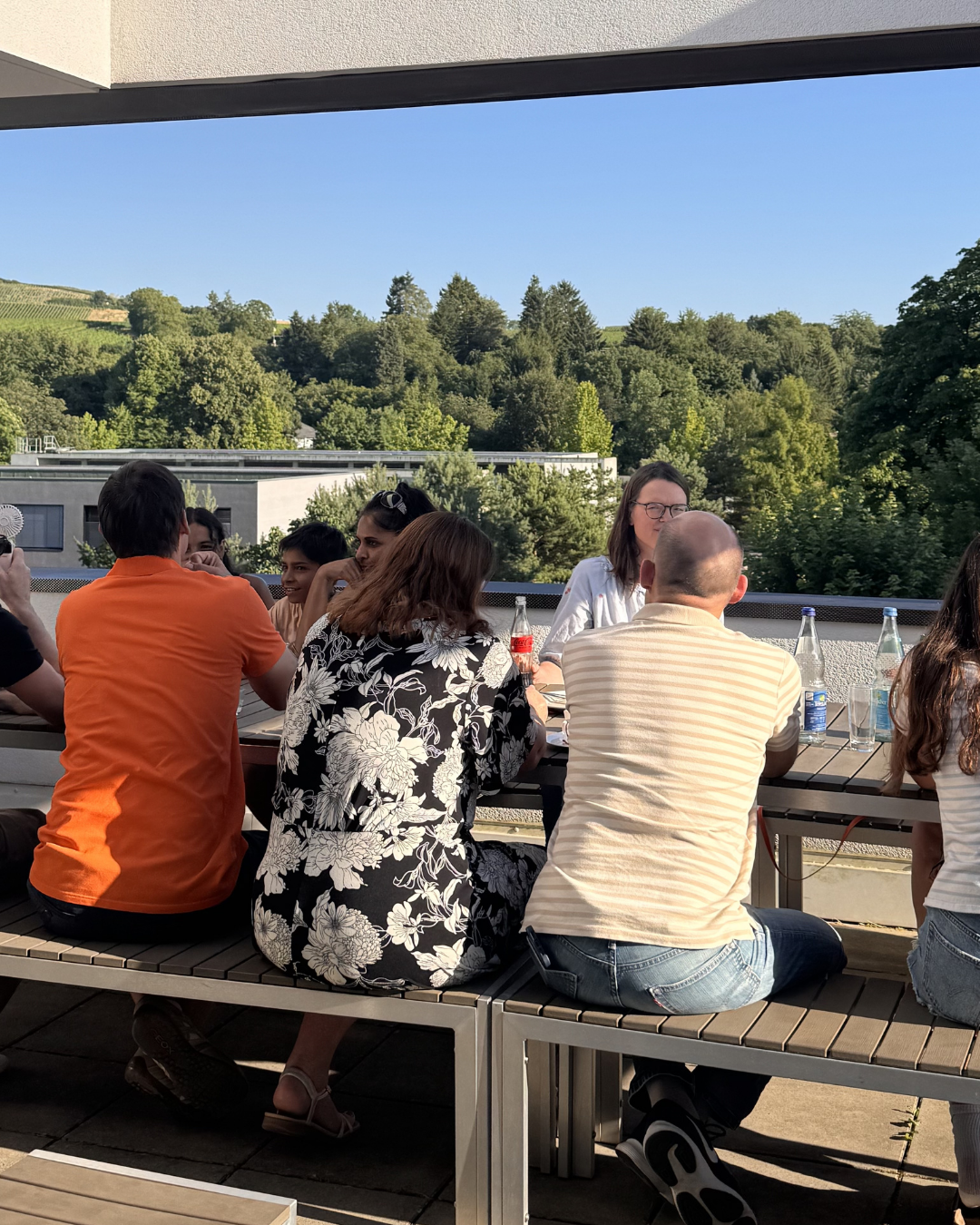 Ein herzliches Dankeschön an alle, die unser alljährliches Familiengrillen zu einem rundum gelungenen Nachmittag gemacht haben! 

Es war schön, so viele von Euch und Euren Liebsten in entspannter Atmosphäre besser kennenzulernen. 

Wir freuen uns schon jetzt auf das nächste Familiengrillen! ❤️