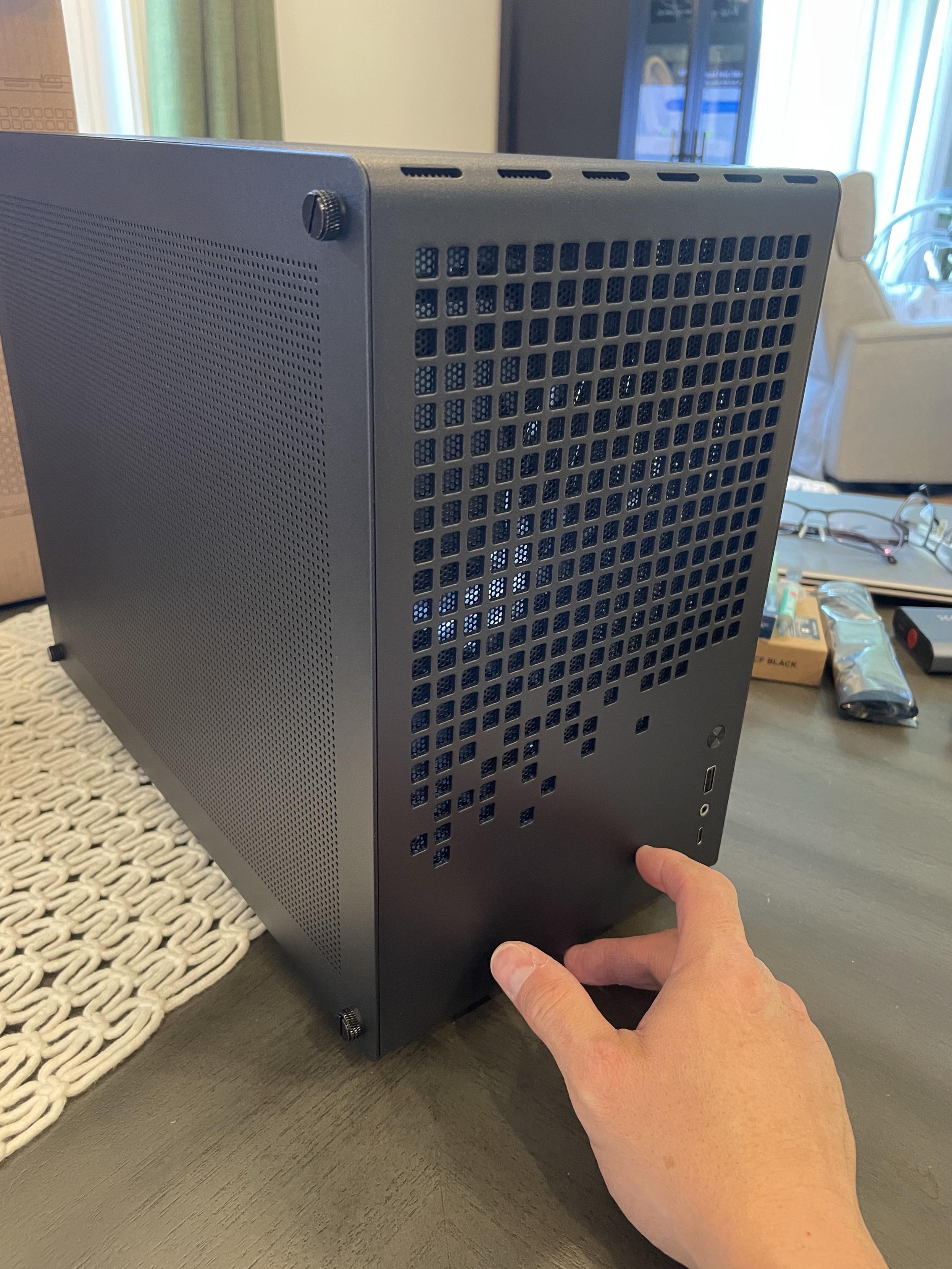 The Jonsbo Z20 mesh chassis in black.