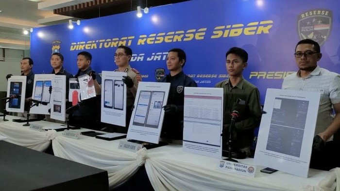 Police showed proof of hacking